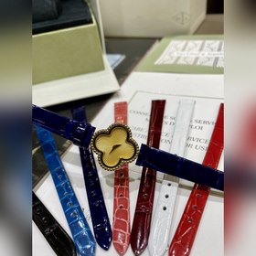 VCA Van Cleef & Arpels Четырехлистный крокодиловый кожаный ре