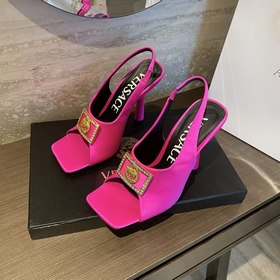 Versace Versace Versace  Новинка ранней весны： туфли на высоком