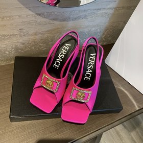 Versace Versace Versace  Новинка ранней весны： туфли на высоком