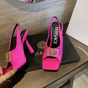 Versace Versace Versace  Новинка ранней весны： туфли на высоком