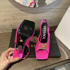 Versace Versace Versace  Новинка ранней весны： туфли на высоком