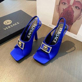 Versace Versace Versace  Новинка ранней весны： туфли на высоком