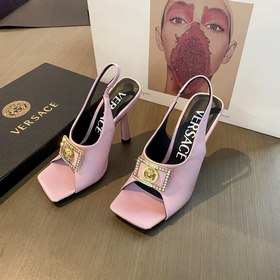 Versace Versace Versace  Новинка ранней весны： туфли на высоком