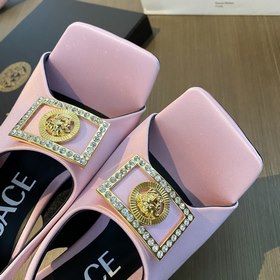 Versace Versace Versace  Новинка ранней весны： туфли на высоком