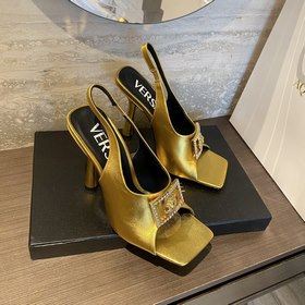 Versace Versace Versace  Новинка ранней весны： туфли на высоком