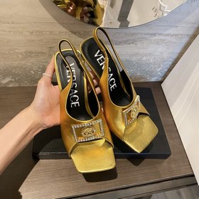 Versace Versace Versace  Новинка ранней весны： туфли на высоком