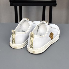 Versace Спортивная обувь Верх из кожи бычка, подкладка из свиной 