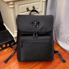 Рюкзак Versace Модель： 0T126-1 Рюкзак Snake Dumeisha представляет