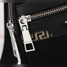 Versace сумка-нагрудник из нейлоновой ткани с двумя молниями Моде