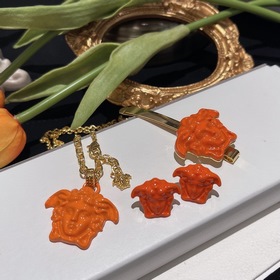Versace Medusa серьги/заколки/колье Добавьте немного цвета в летн