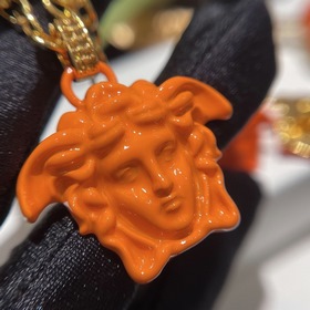 Versace Medusa серьги/заколки/колье Добавьте немного цвета в летн