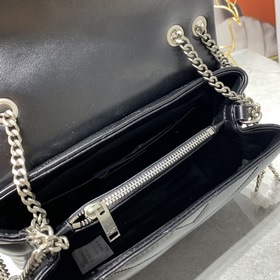 YSL Saint Laurent Мягкая сумка с логотипом на передней клапане А