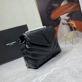 YSL Saint Laurent Мягкая сумка с логотипом на передней клапане А