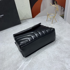 YSL Saint Laurent Мягкая сумка с логотипом на передней клапане А