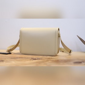 YSL Кожаная сумка через плечо с белой пряжкой Изготовлена из высо