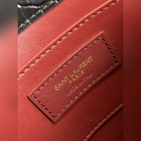 YSL Мини-сумка с крокодиловым узором Модель： 602716 Особенностью