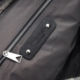 BV - новейшая модель мужской портфеля Изготовлена из кожи высшего