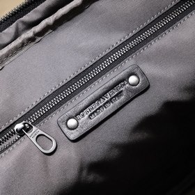BV - новейшая модель мужской портфеля Изготовлена из кожи высшего