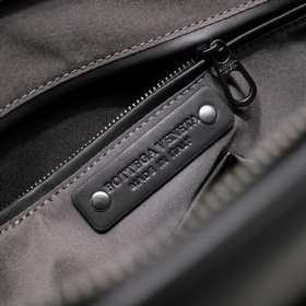 BV - новейшая модель мужской портфеля Изготовлена из кожи высшего