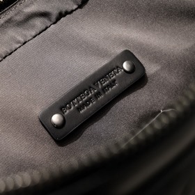 BV - новейшая модель мужской портфеля Изготовлена из кожи высшего