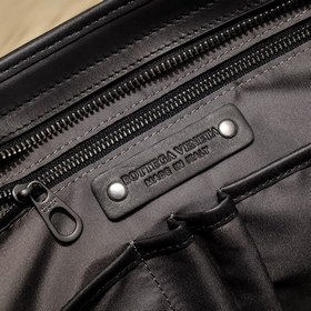 BV - новейшая модель мужской портфеля Изготовлена из кожи высшего