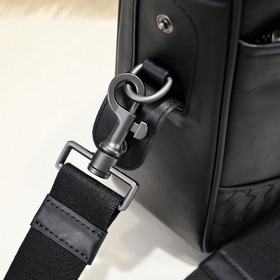 BV - новейшая модель мужской портфеля Изготовлена из кожи высшего