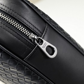 BV - новейшая модель мужской портфеля Изготовлена из кожи высшего