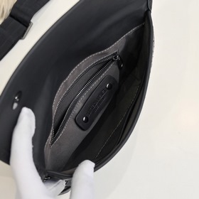 BV - новейшая мужская сумка через плечо Изготовлена из кожи высше