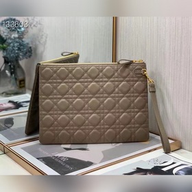Dior caro Daily сумка-клатч, модель M3399420 Размер： 30x21,5 см