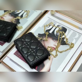 Lady Dior Nano клатч Клатч Dior Nano — это элегантный и модный ак