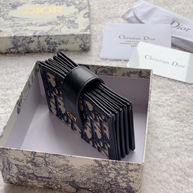 Новый аксессуар Dior виде гармошки, старинный узор. Артикул： 2058