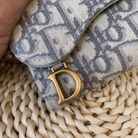 Короткий кожаный кошелек Dior с тремя складками, модель S2162 . Э