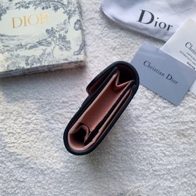 Кожаный кошелек Dior с тремя складками, модель S5613, . Этот коше