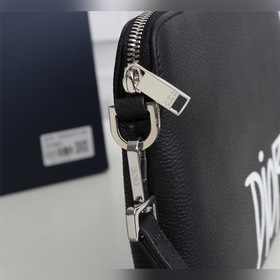 Диор DIOR AND SHAWN сумочка Модель： 2PUCA251YZS (черная кожа с бе