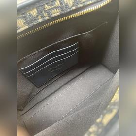Сумка Dior Oblique из канваса Размеры： 26 × 19,5 × 7 см