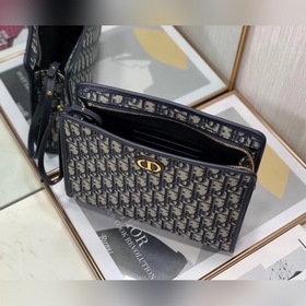 Сумка Dior Oblique из канваса Размеры： 26 × 19,5 × 7 см