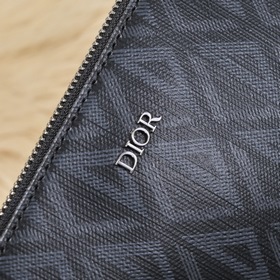 Мужская сумка Dior, модель D8001 Эта сумка-клатч является одним