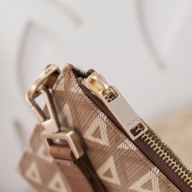 Мужская сумка Dior, модель D8001 Эта сумка-клатч является одним 