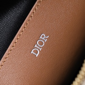 Мужская сумка Dior, модель D8001 Эта сумка-клатч является одним 