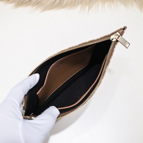 Мужская сумка Dior, модель D8001 Эта сумка-клатч является одним 