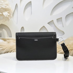 Dior - Новая сумка-саквояж модели D180 Изготовлена из черной кож
