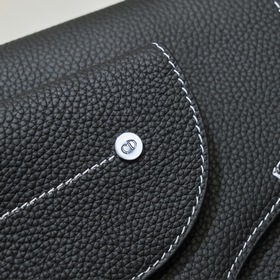 Dior - Новая сумка-саквояж модели D180 Изготовлена из черной кож