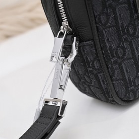 Dior - Новая модель сумки/косметички Dior, модель D126-5 Изготов