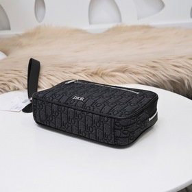Dior - Новая модель сумки/косметички Dior, модель D126-5 Изготов