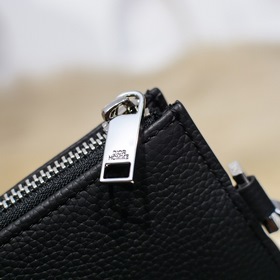 Dior-Dior Ручная сумка Модель 131-5 Изготовлена из черной кожи т