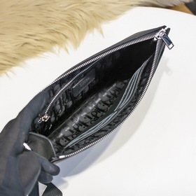 Dior-Dior Ручная сумка Модель 131-5 Изготовлена из черной кожи т