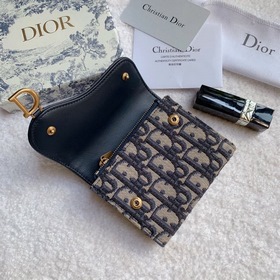 Короткий кожаный кошелек Dior с тремя складками логотипом виде се