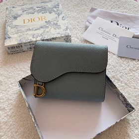 Кожаный кошелек Dior с тремя складками, модель S5613 Эта сумка им