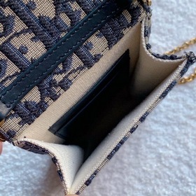 Новая модель сумки для мобильного телефона от Dior, артикул S5641