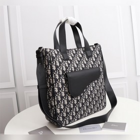 DIOR Модель： 1ADSH175YMJ_H00N Мужская сумка Эта сумка-седло с мо